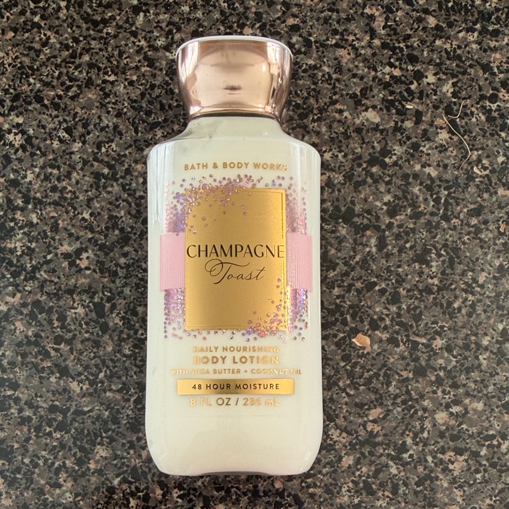 Bath & Body Works Champagne Toast Body Lotion - White and Gold
